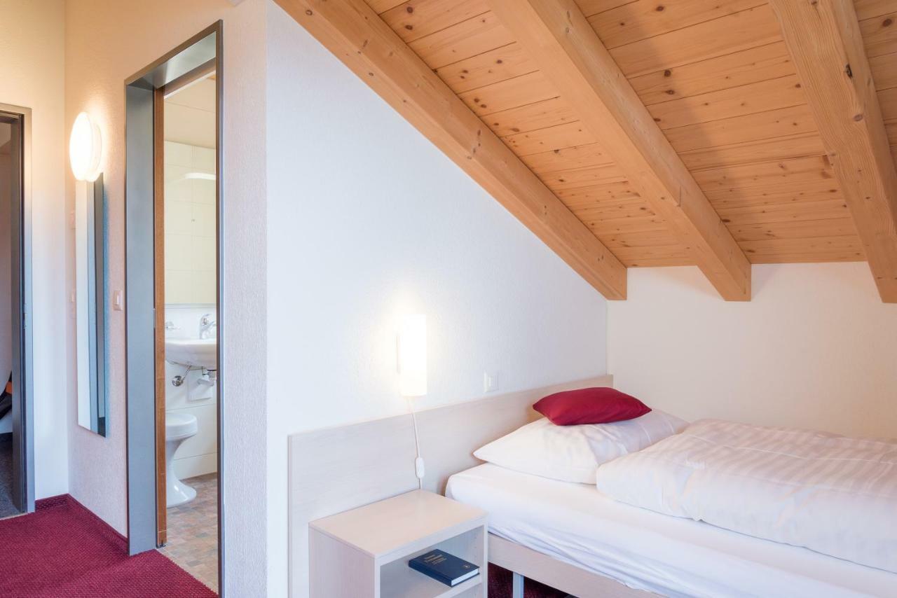 Auszeit-Hotel Z Aeschiried Aeschi Bei Spiez Kamer foto